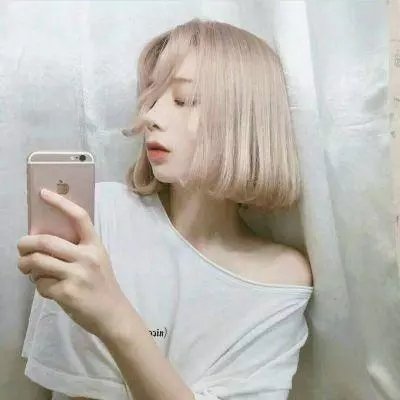 女大学生